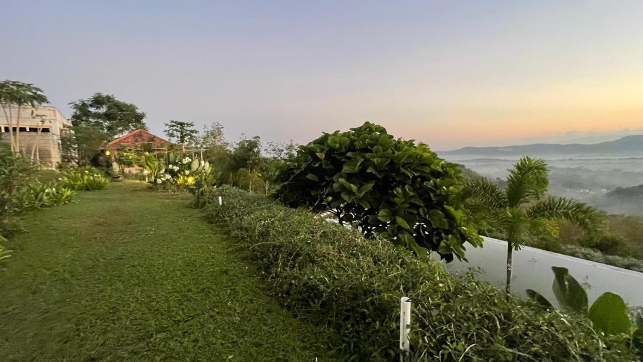 Antharyamin Otel Thiruvananthapuram Dış mekan fotoğraf