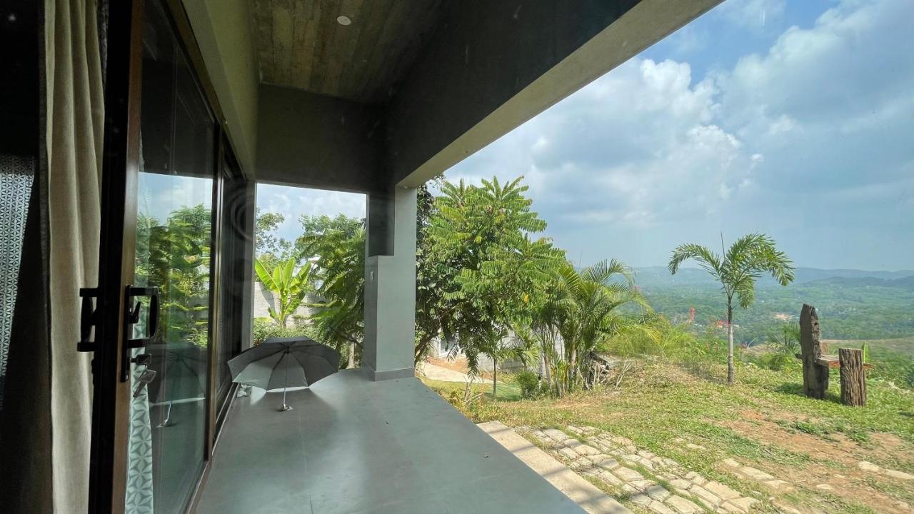 Antharyamin Otel Thiruvananthapuram Dış mekan fotoğraf